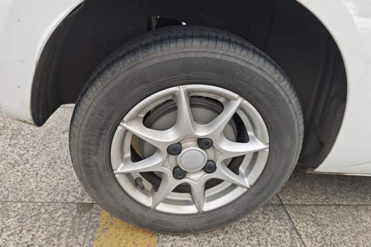 Used Roewe Clever 2022 311km QiQi BoBo Edition Right Rear Wheel Hub