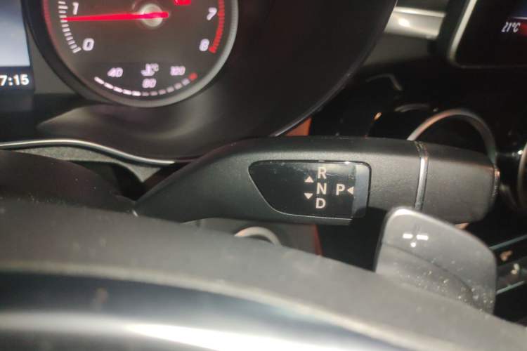 Used Mercedes-Benz C-Class 2018 C 200 Sport Edition Gear Lever