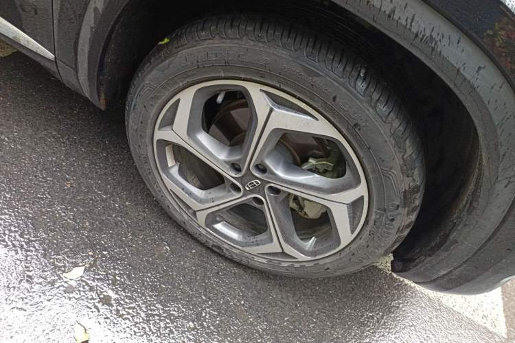 Used Geely Auto Monjaro L 2024 2.0TD High-Power Automatic Two-Wheel Drive Yunqi Version Right Front Wheel Hub