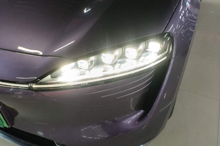 Used Hima Luxeed R7 2024 All-Electric 736 km Ultra
