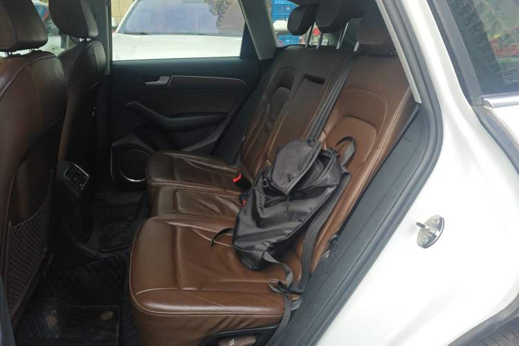 Used Audi Q5 2015 40 TFSI Comfort Model Left Rear Seat