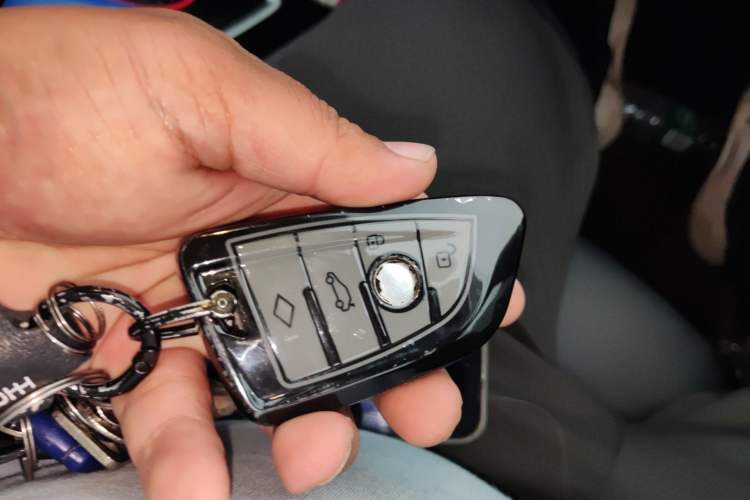 Used BMW 1 Series 2018 118i Sport Edition Vehicle Key