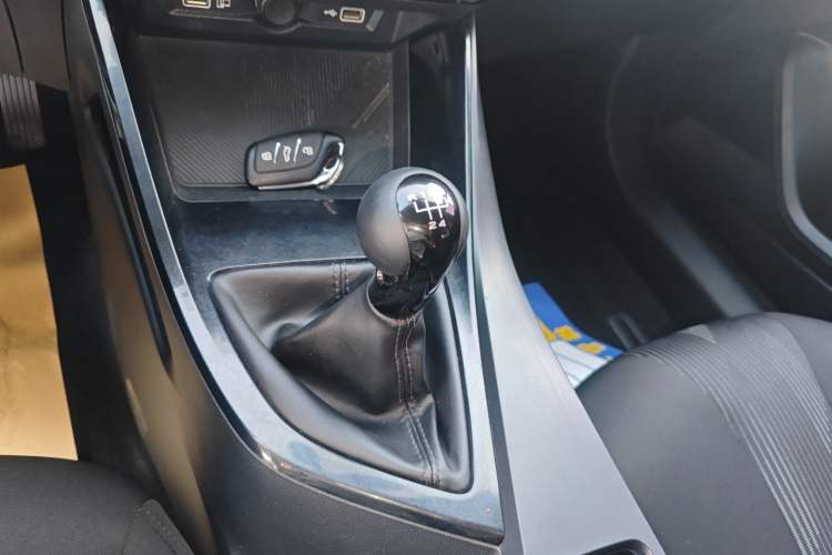 Used Roewe i5 2021 1.5L Manual Platinum Edition