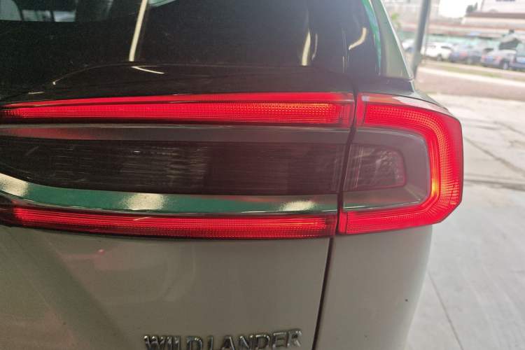 Used Toyota Wildlander 2021 Dual-Motor 2.5L E-CVT Four-Wheel Drive Luxury Edition Right Rear Taillight