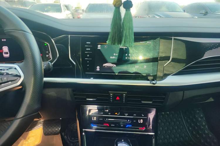 Used Volkswagen Passat 2023 Revised 330TSI Elite Edition Audio And AC Panel