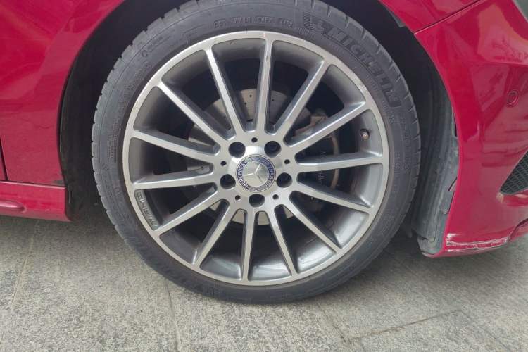 Used Mercedes-Benz A-Class 2015 A 200 Sport Edition Right Front Wheel Hub