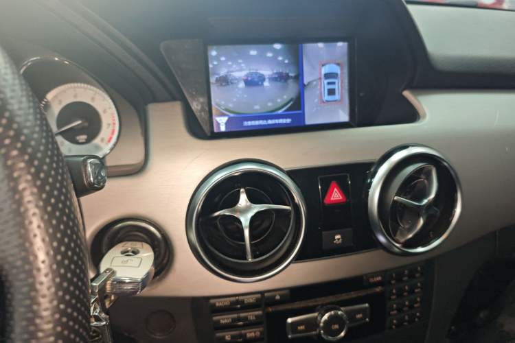 Used Mercedes-Benz GLK-Class 2014 GLK 260 4MATIC Dynamic Model
