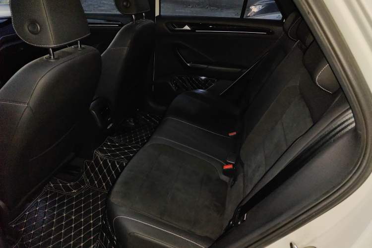 Used Volkswagen T-ROC 2019 280TSI DSG Two-Wheel-Drive Luxury Model China VI Standard Left Rear Seat