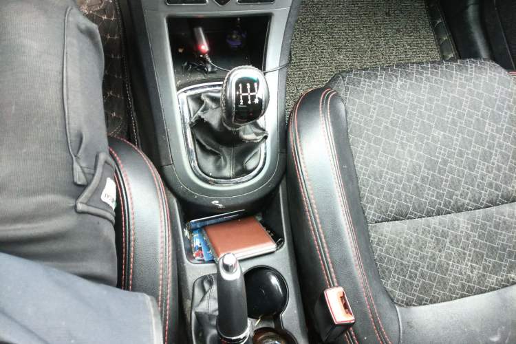 Used Cowin C3 2015 1.5L Manual Gold Diamond Edition
