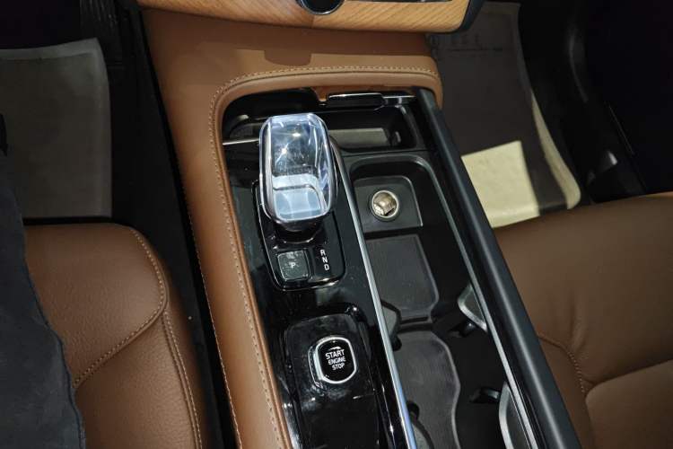 Used Volvo XC90 2025 B5 SmartDrive Luxury Edition 7-Seater
