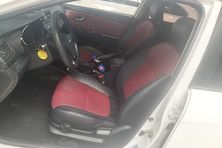 Used Kia K2 2015 Hatchback 1.4L AT GLS Cool Edition
