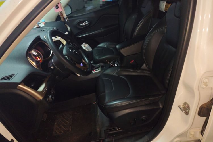 Used Jeep Cherokee 2017 2.0L Superior Edition
