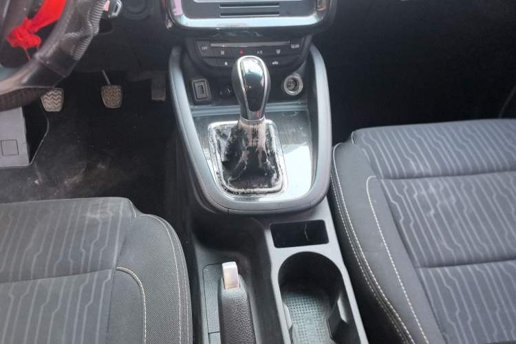 Used SWM X7 2016 1.8L Manual Comfort Version 7 Seats Gear Lever