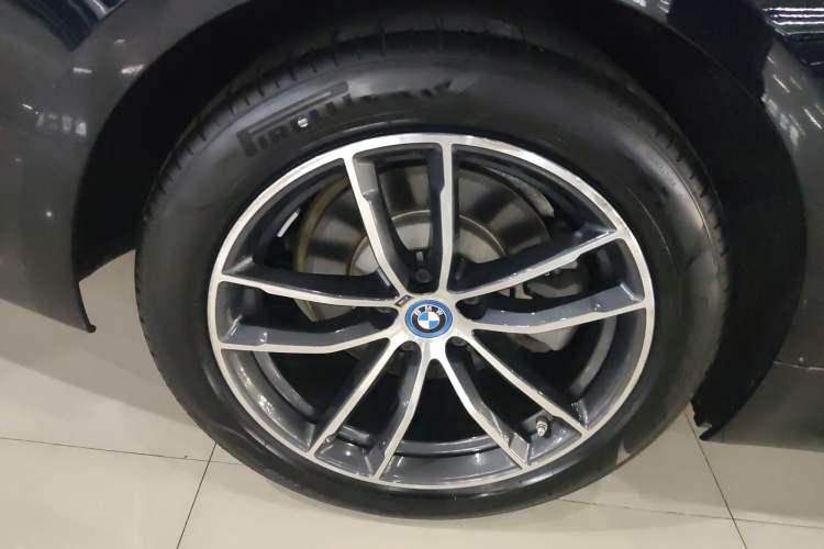 Used BMW 5 Series New Energy 2022 Second Facelift 535Le M Sport Package Exterior 5