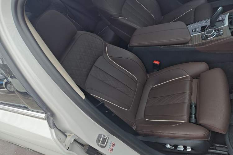 Used BMW 5 Series 2022 Second Facelift 530Li Luxury Edition Premium Package