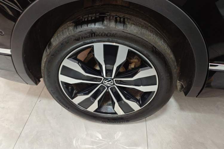 Used Volkswagen Tiguan L 2024 330TSI Automatic Two-Wheel Drive R-Line Enhanced Edition
