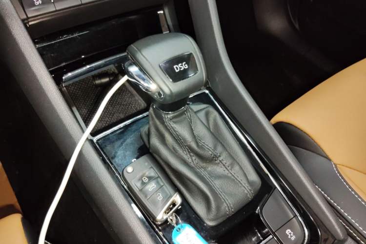 Used Skoda Kodiaq GT 2019 TSI330 Two-Wheel-Drive Luxury Edition China VI Standard Gear Lever