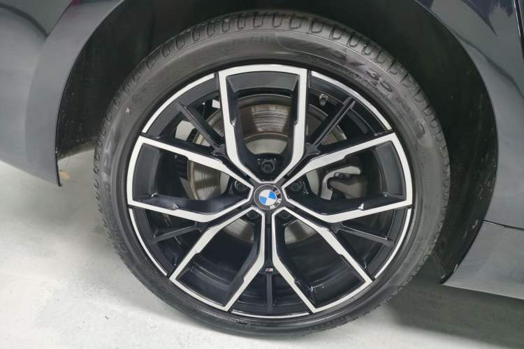 Used BMW 5 Series 2023 530Li Luxury Edition M Sport Package
