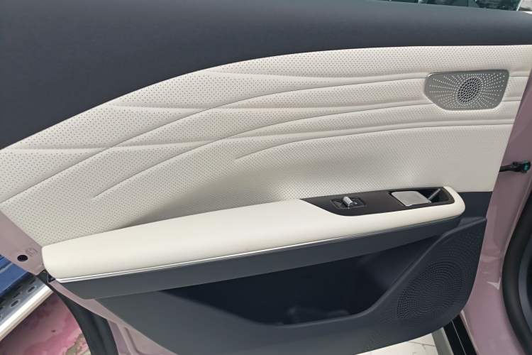 Used Geely Galaxy E8 2024 550 km Range Rear-Drive MAX
