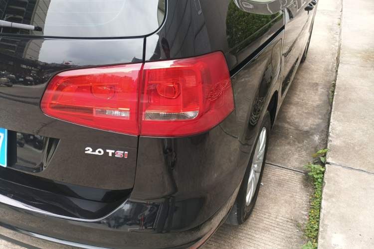 Used Volkswagen Sharan 2014 2.0 TSI Standard Model Right Rear Taillight