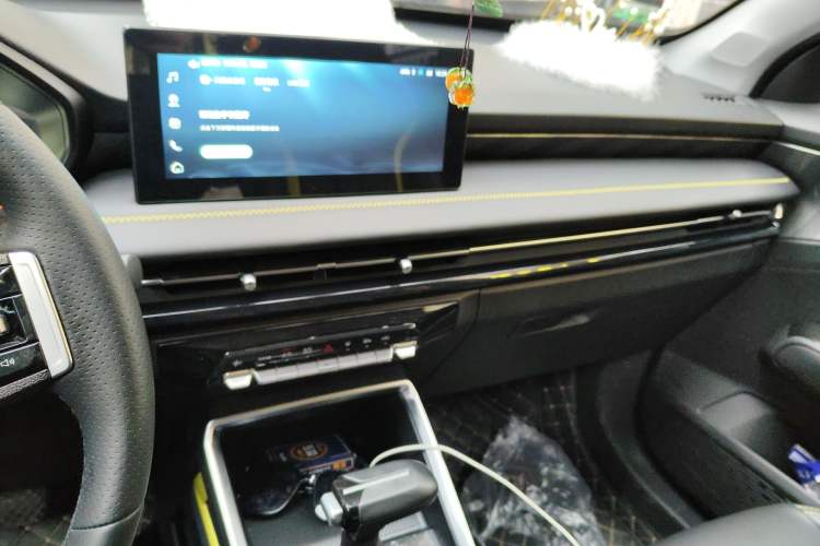 Used Wuling Alvez 2022 1.5T CVT Trendy & Cool Edition