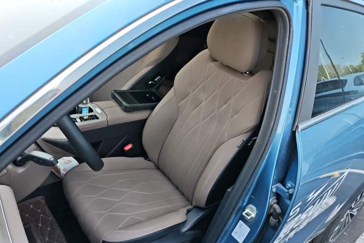 Used Chery Tiggo 8 PLUS C-DM 2025 1.5T 116 km Prestige Version 5 Seats Left Front Seat