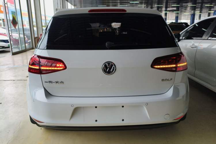 Used Volkswagen Golf 2017 1.6L Automatic Comfort Million-Vehicle Anniversary Edition