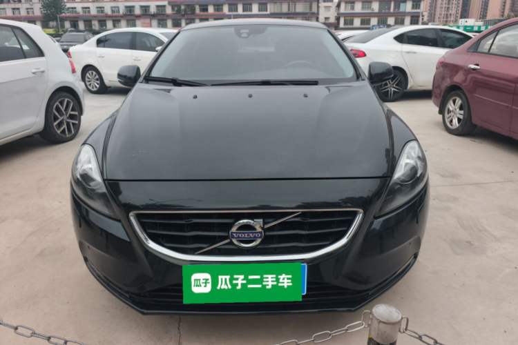 Used Volvo V40 2014 2.0T Zhiya Edition
