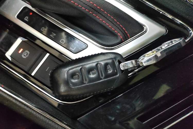 Used Venucia T60 2020 1.6L CVT Smart Drive Version China VI Standard
