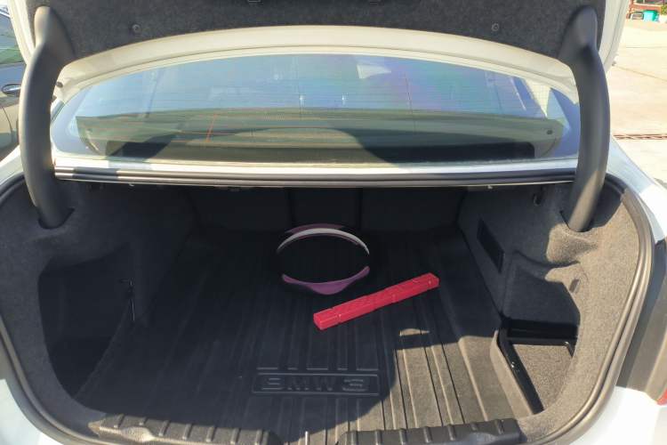 Used BMW 3 Series 2015 320Li Luxury Edition Fashion Model
