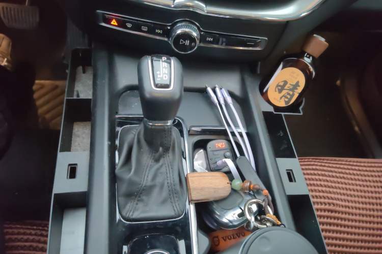 Used Volvo XC60 2020 T5 4x4 Zhiyi Luxury Edition Gear Lever