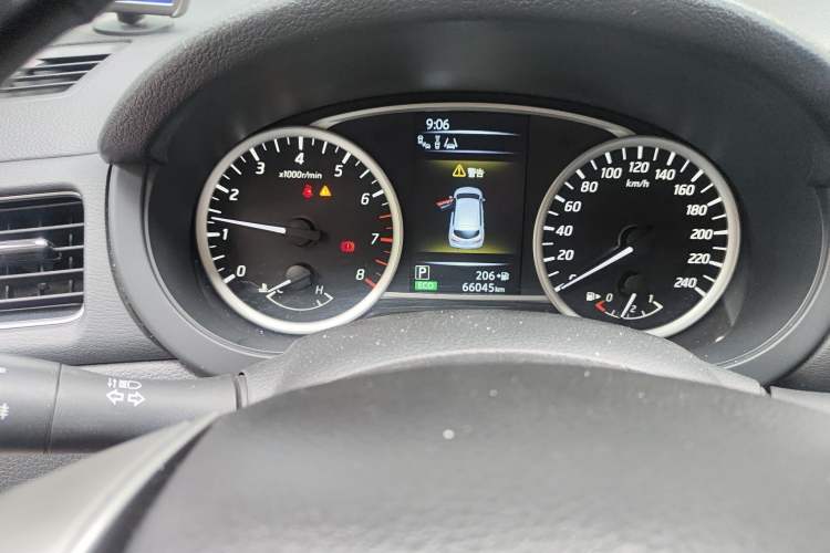 Used Nissan Tiida 2020 1.6L CVT Smart Enjoyment Edition Odometer Close Up