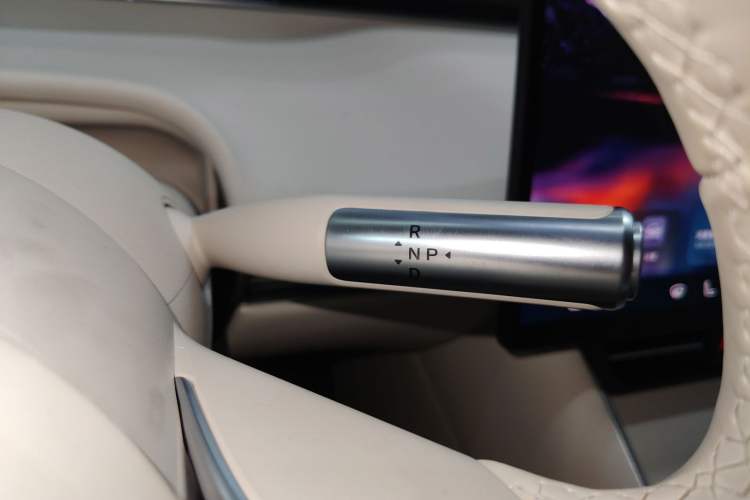 Used Hima Luxeed S7 2025 785 km Ultra