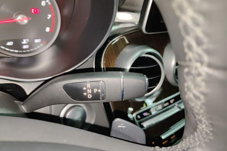 Used Mercedes-Benz GLC 2016 GLC 260 4MATIC Luxury Model Gear Lever