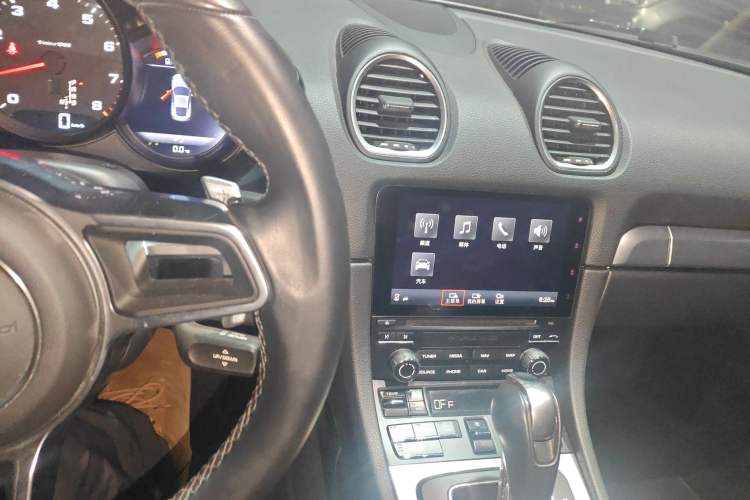 Used Porsche 718 2018 Cayman 2.0T Audio And AC Panel