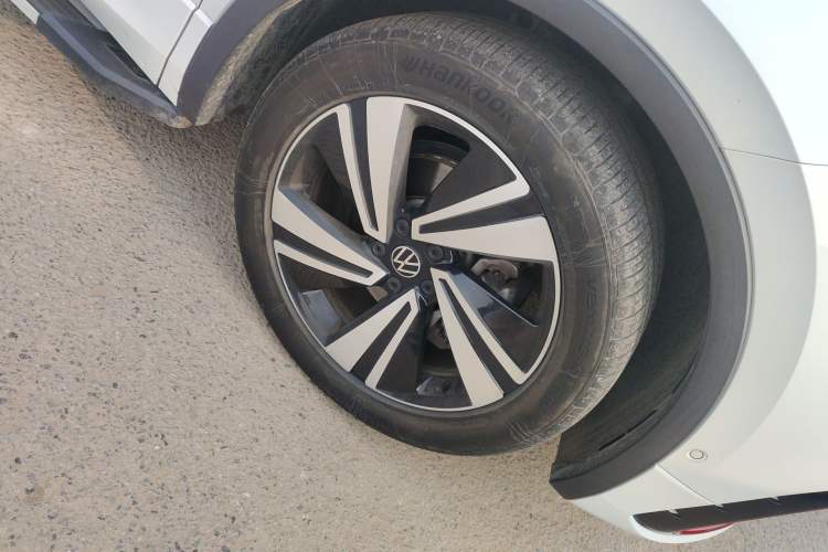 Used Volkswagen Tiguan X 2023 330TSI Two-Wheel-Drive Flagship Edition Right Front Wheel Hub