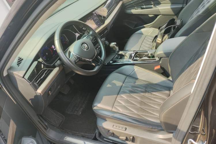 Used Volkswagen Passat 2019 330TSI Luxury Edition China VI Standard Left Front Seat