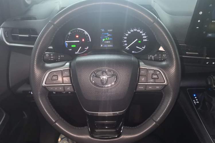 Used Toyota SIENNA 2024 2.5L Hybrid Prestige Deluxe Edition
