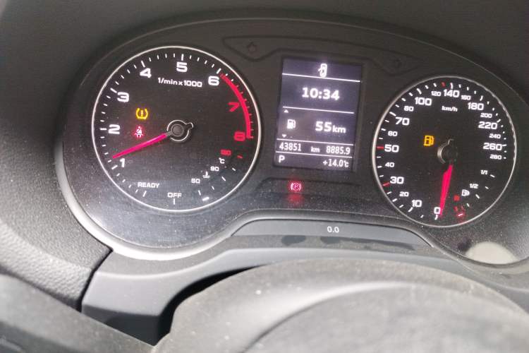 Used Audi A3 2020 Sportback 35 TFSI Fashion Edition China VI Emission Standard Odometer Close Up