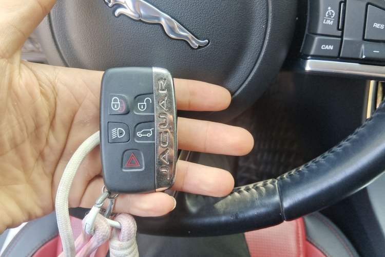 Used Jaguar XE 2017 2.0T 200 PS R-Sport