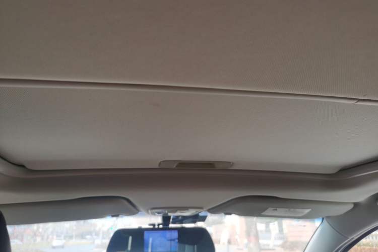 Used Baojun 310 2017 1.5L Automatic Luxury Model Headliner