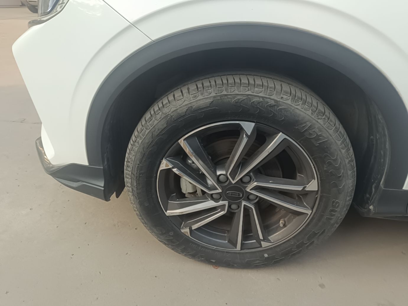 Geely Auto Coolray 2023 1.5T DCT Platinum Edition — снимка 10