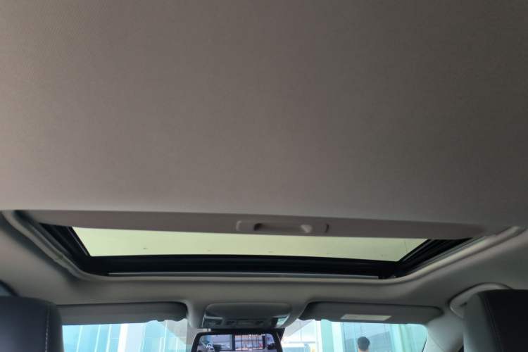 Used Toyota RAV4 2020 Dual-Engine 2.5L E-CVT 4x4 Elite PLUS Edition