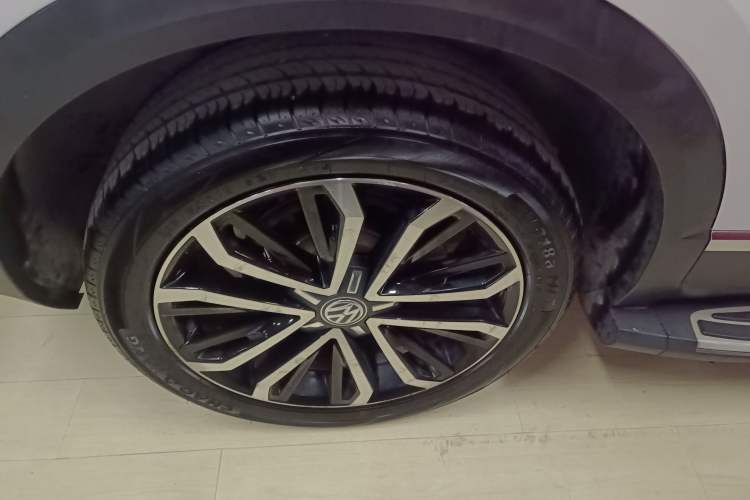 Used Volkswagen T-ROC 2019 280TSI DSG Four-Wheel Drive Luxury Version China V Standard