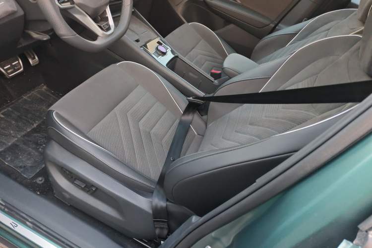 Used Volkswagen Tayron 2025 Tharu L 330TSI Two-Wheel Drive Elite City Package