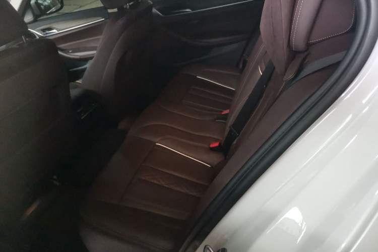 Used BMW 5 Series 2019 530Li Leading Model Luxury Package Left Rear Seat
