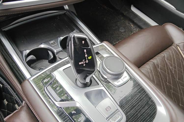 Used BMW 7 Series 2019 Restyled 740Li Leading Edition M Sport Package Gear Lever