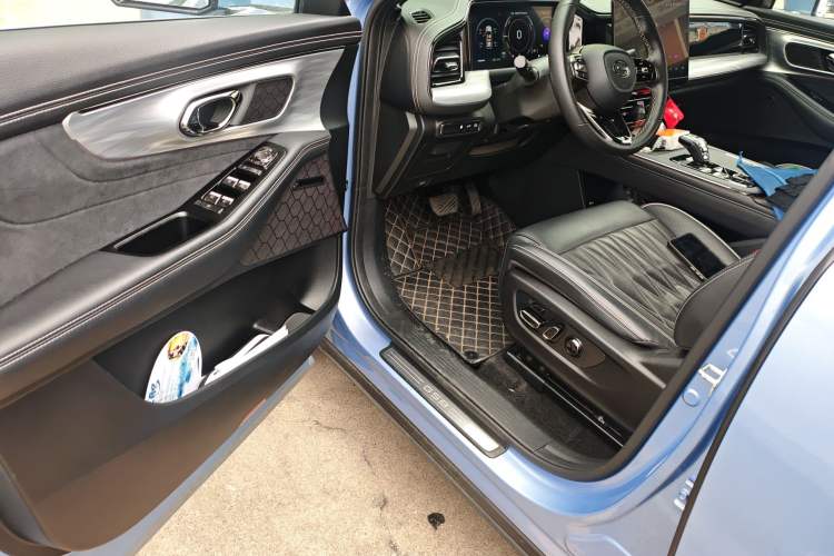 Used GAC Trumpchi GS8 2022 Dual-Engine Series 2.0TM Two-Wheel Drive Prestige Edition (7 Seats) Driver Seat