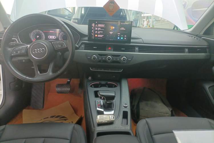 Used Audi A4L 2022 40 TFSI Stylish and Elegant Edition Audio And AC Panel