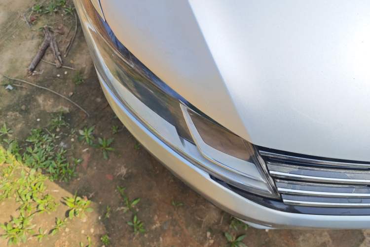 Used Volkswagen Lavida 2015 1.6L Manual Fashion Edition Right Front Headlight